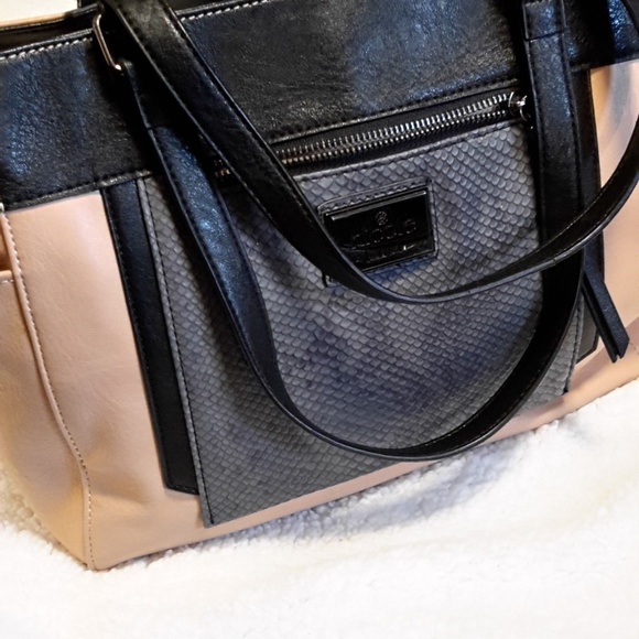 Handbag - Picture 5 of 6